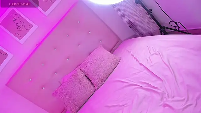 EIMY BRIGHT online show from 04-22-26, 02:18