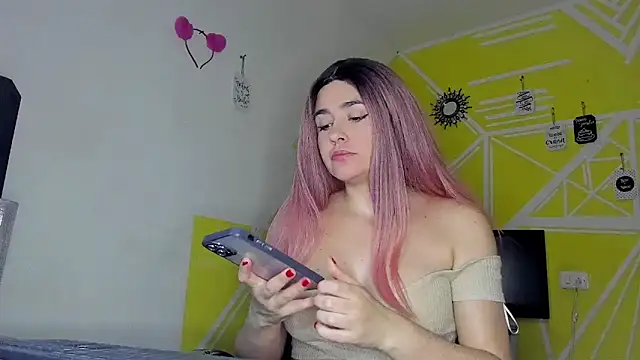 Snapshot of Nikolle_Rouss chatting on 11-11-25, 04:40 Nikolle Rouss online show from 11-11-25, 04:40