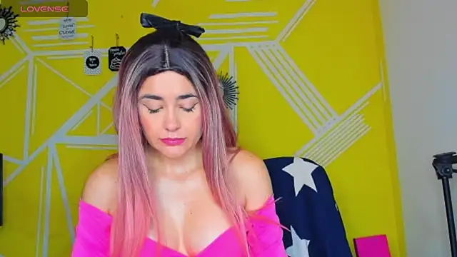 Nikolle Rouss online show from 02-20-26, 06:41