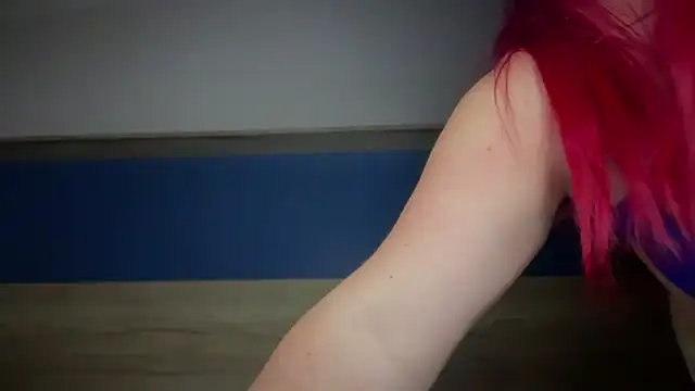 Snapshot of redxxxvixen chatting on 08-07-26, 09:39 redxxxvixen online show from 08-07-26, 09:39