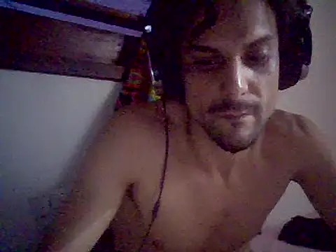 Snapshot of couplemilk chatting on 12-05-24, 07:27 couplemilk online show from 12-05-24, 07:27