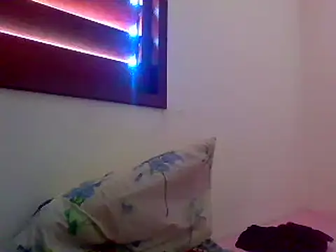 Snapshot of couplemilk chatting on 12-05-24, 10:44 couplemilk online show from 12-05-24, 10:44