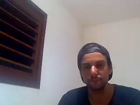 Snapshot of couplemilk chatting on 12-14-24, 05:18 couplemilk online show from 12-14-24, 05:18