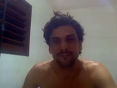 Snapshot of couplemilk chatting on 12-18-24, 11:40 couplemilk online show from 12-18-24, 11:40