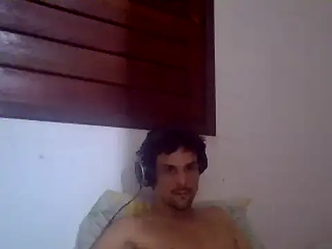 Snapshot of couplemilk chatting on 12-23-24, 04:01 couplemilk online show from 12-23-24, 04:01