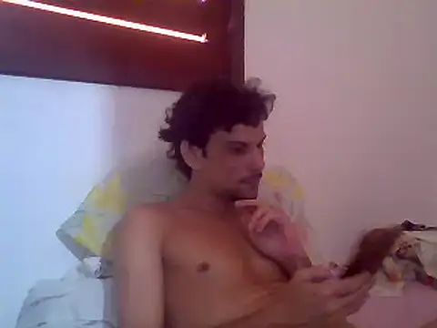 Snapshot of couplemilk chatting on 12-25-24, 10:50 couplemilk online show from 12-25-24, 10:50