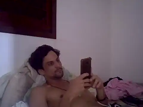 Snapshot of couplemilk chatting on 12-31-24, 12:32 couplemilk online show from 12-31-24, 12:32