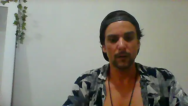 Snapshot of couplemilk chatting on 01-19-25, 06:09 couplemilk online show from 01-19-25, 06:09