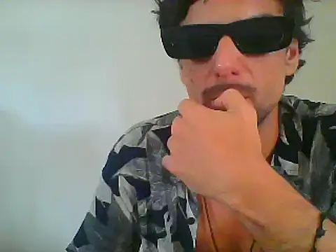 Snapshot of couplemilk chatting on 01-19-25, 10:28 couplemilk online show from 01-19-25, 10:28