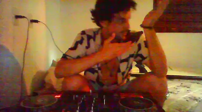 Snapshot of couplemilk chatting on 01-24-25, 05:53 couplemilk online show from 01-24-25, 05:53