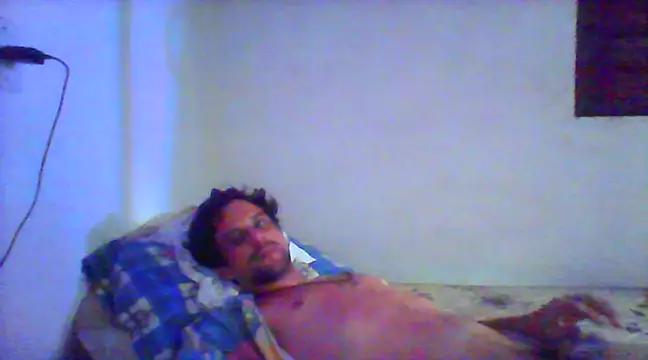 Snapshot of couplemilk chatting on 01-25-25, 03:19 couplemilk online show from 01-25-25, 03:19