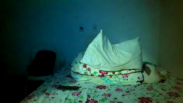 Snapshot of couplemilk chatting on 01-18-26, 05:11 couplemilk online show from 01-18-26, 05:11