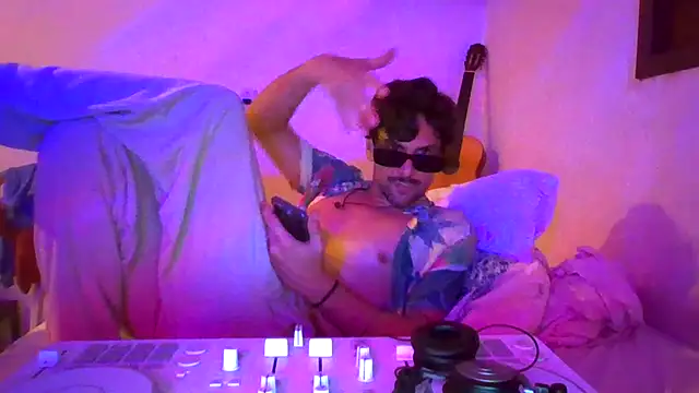 Snapshot of couplemilk chatting on 02-03-26, 01:37 couplemilk online show from 02-03-26, 01:37