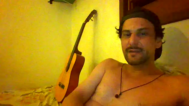 Snapshot of couplemilk chatting on 02-21-26, 02:56 couplemilk online show from 02-21-26, 02:56