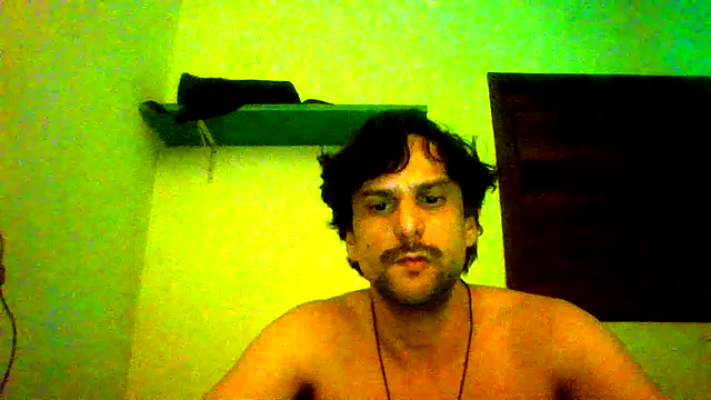 Snapshot of couplemilk chatting on 05-18-26, 04:18 couplemilk online show from 05-18-26, 04:18