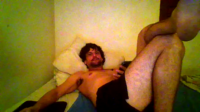 Snapshot of couplemilk chatting on 06-05-26, 06:52 couplemilk online show from 06-05-26, 06:52