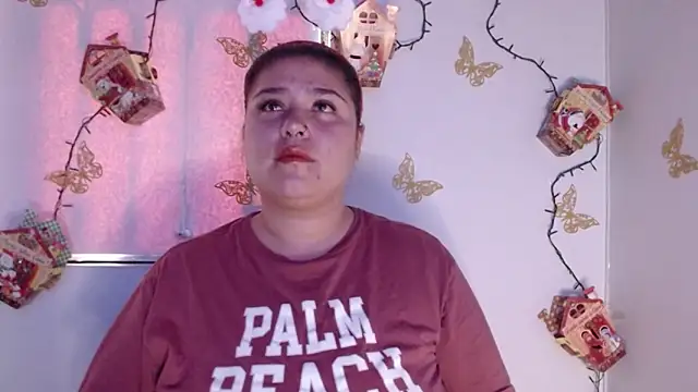 Snapshot of LennaTurnerr chatting on 12-03-24, 07:22 LennaTurnerr online show from 12-03-24, 07:22