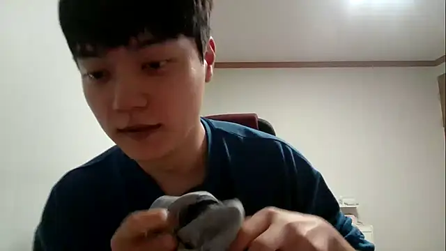 Snapshot of dhwisydy chatting on 04-11-26, 11:36 dhwisydy online show from 04-11-26, 11:36