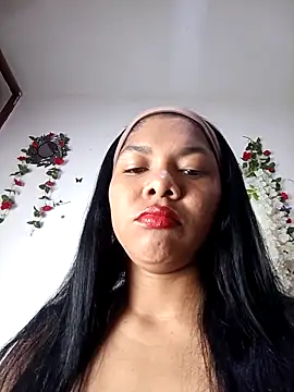 DIORA Latina online show from 10-20-25, 04:13