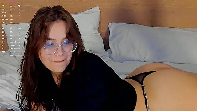 Snapshot of _Sweetie_ chatting on 06-02-26, 03:47 Sweetie online show from 06-02-26, 03:47