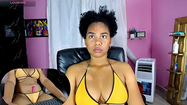 Snapshot of Hillary_queen chatting on 02-21-26, 01:01 Hillary queen online show from 02-21-26, 01:01