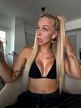 Snapshot of Lexa_xoxo chatting on 05-10-26, 07:13 Lexa xoxo online show from 05-10-26, 07:13