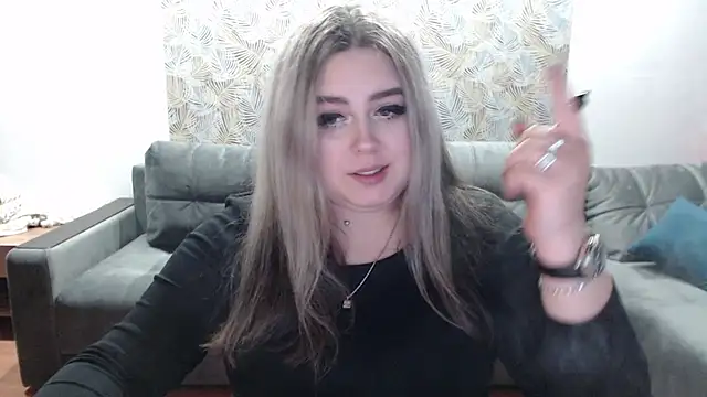 Snapshot of TiffaniYW chatting on 12-16-24, 08:48 TiffaniYW online show from 12-16-24, 08:48