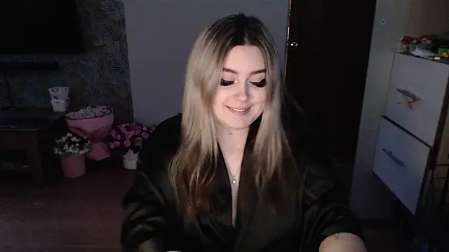 Snapshot of TiffaniYW chatting on 01-14-25, 07:32 TiffaniYW online show from 01-14-25, 07:32