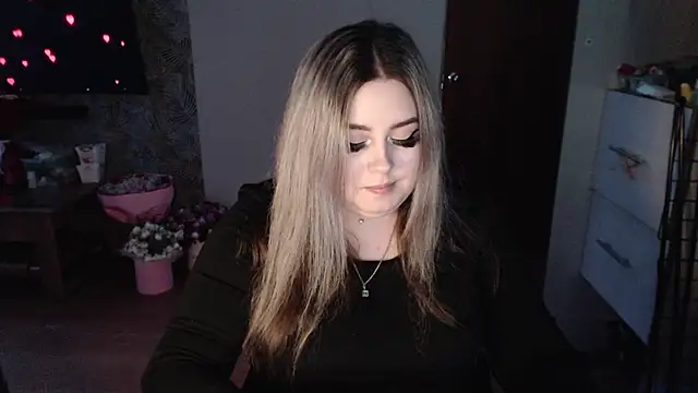 Snapshot of TiffaniYW chatting on 01-17-25, 08:11 TiffaniYW online show from 01-17-25, 08:11