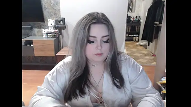 Snapshot of TiffaniYW chatting on 03-15-25, 08:21 TiffaniYW online show from 03-15-25, 08:21