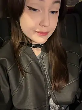 Snapshot of Peachy_Dream chatting on 02-25-25, 08:51 Peachy Dream online show from 02-25-25, 08:51