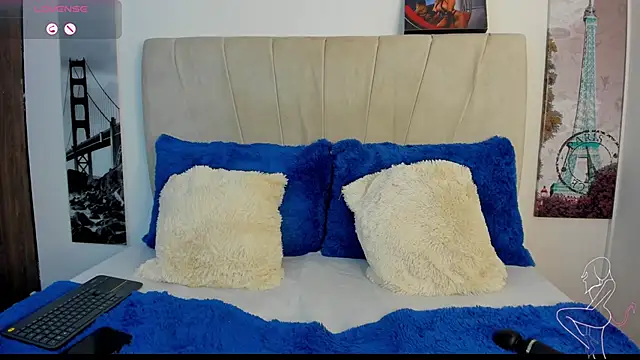 Snapshot of MartinaWestt chatting on 10-19-25, 10:10 MartinaWestt online show from 10-19-25, 10:10