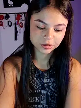 Cleo hills online show from 05-27-26, 02:47