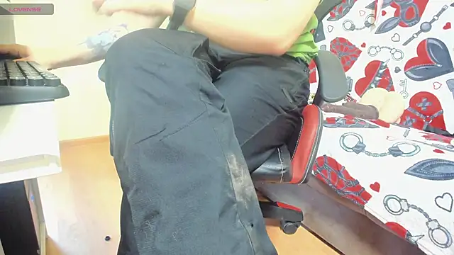 Snapshot of Queen_Sport chatting on 03-10-25, 06:59 Queen Sport online show from 03-10-25, 06:59