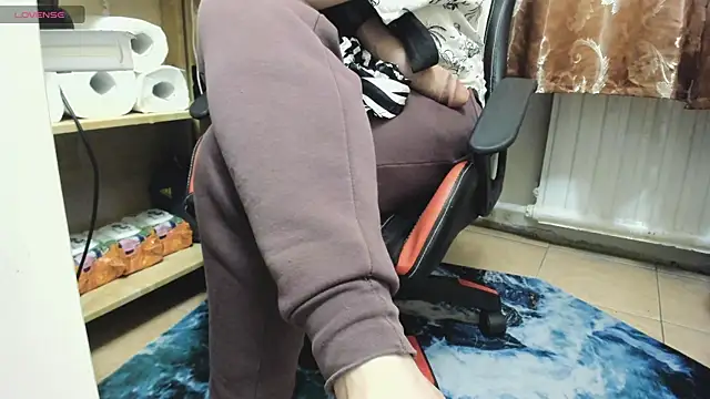 Snapshot of Queen_Sport chatting on 09-20-25, 02:01 Queen Sport online show from 09-20-25, 02:01