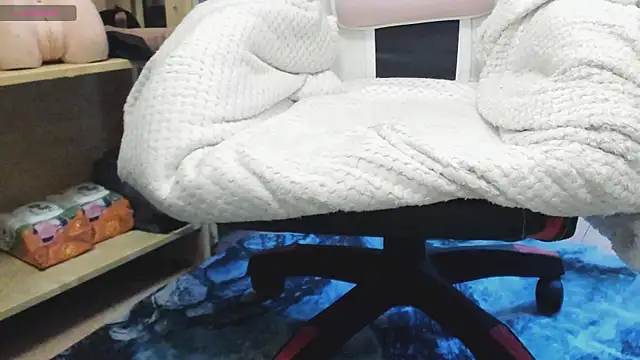 Snapshot of Queen_Sport chatting on 10-17-25, 07:22 Queen Sport online show from 10-17-25, 07:22