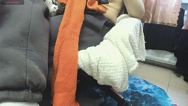 Queen Sport online show from 12-21-25, 08:43