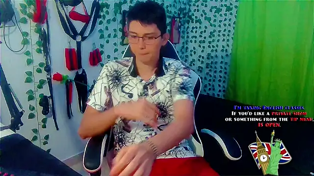 Snapshot of Andy_gray chatting on 10-23-25, 12:21 Andy gray online show from 10-23-25, 12:21