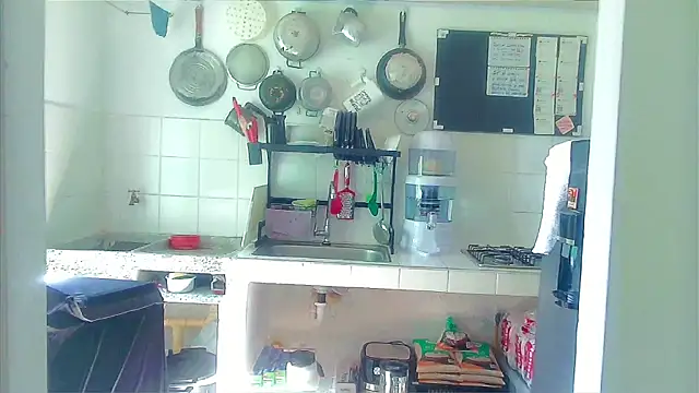 Snapshot of Andy_gray chatting on 10-23-25, 02:49 Andy gray online show from 10-23-25, 02:49