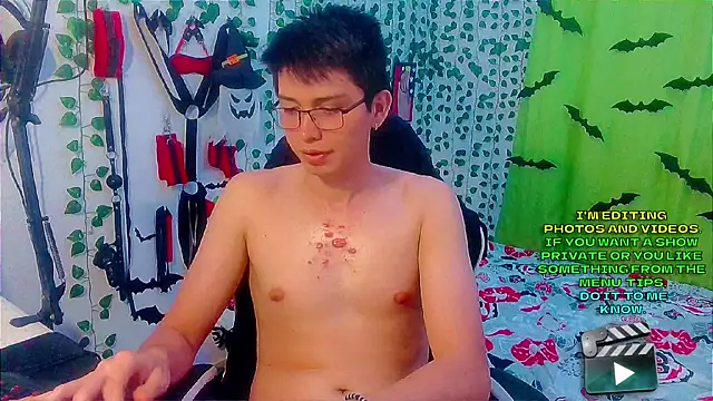 Snapshot of Andy_gray chatting on 11-12-25, 01:17 Andy gray online show from 11-12-25, 01:17