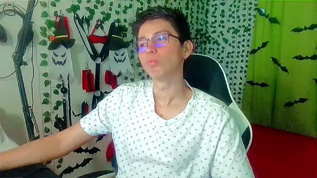 Snapshot of Andy_gray chatting on 11-23-25, 12:05 Andy gray online show from 11-23-25, 12:05