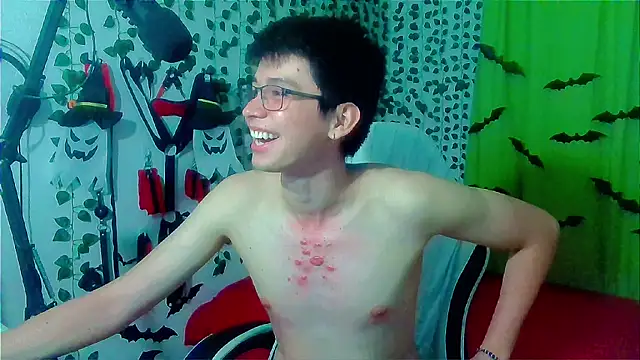 Snapshot of Andy_gray chatting on 11-25-25, 02:22 Andy gray online show from 11-25-25, 02:22