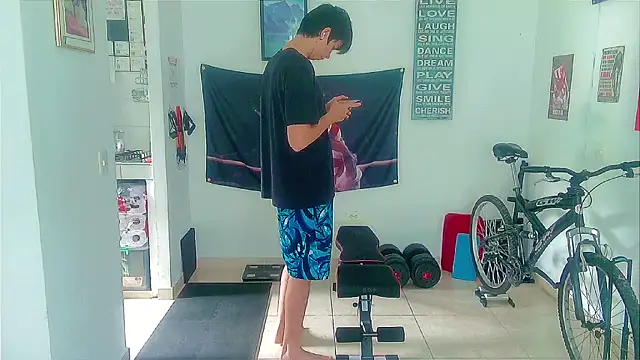 Snapshot of Andy_gray chatting on 01-13-26, 01:27 Andy gray online show from 01-13-26, 01:27