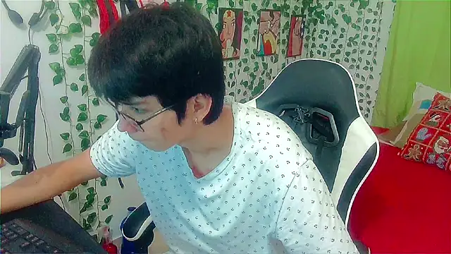 Snapshot of Andy_gray chatting on 01-18-26, 01:15 Andy gray online show from 01-18-26, 01:15