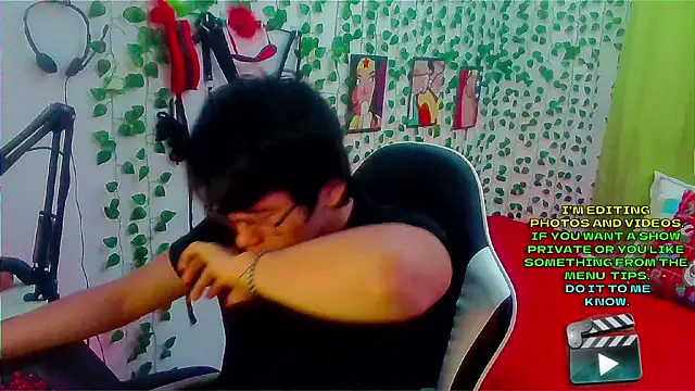 Snapshot of Andy_gray chatting on 01-19-26, 11:14 Andy gray online show from 01-19-26, 11:14