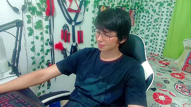 Snapshot of Andy_gray chatting on 02-06-26, 12:30 Andy gray online show from 02-06-26, 12:30