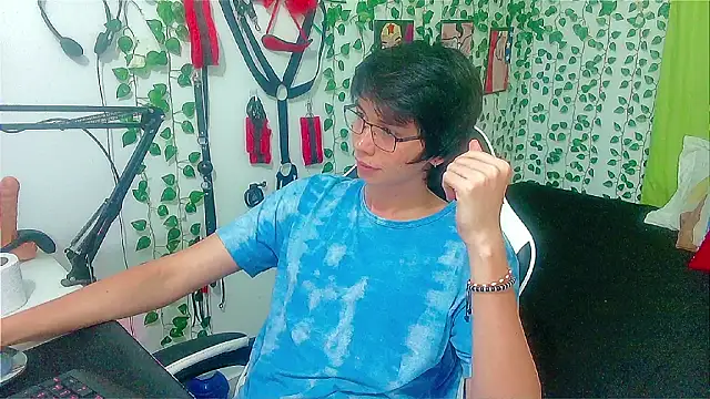 Snapshot of Andy_gray chatting on 03-01-26, 04:42 Andy gray online show from 03-01-26, 04:42