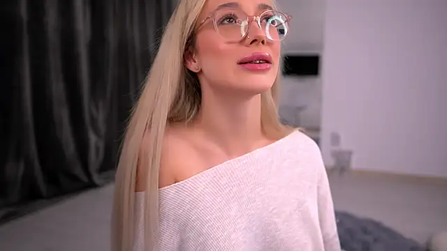 KylieJoyce online show from 01-10-26, 09:30