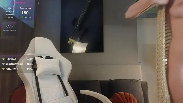 AyreenMoore online show from 04-28-26, 12:54