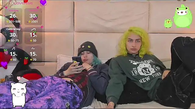 -kisa  online show from 10-17-25, 02:04